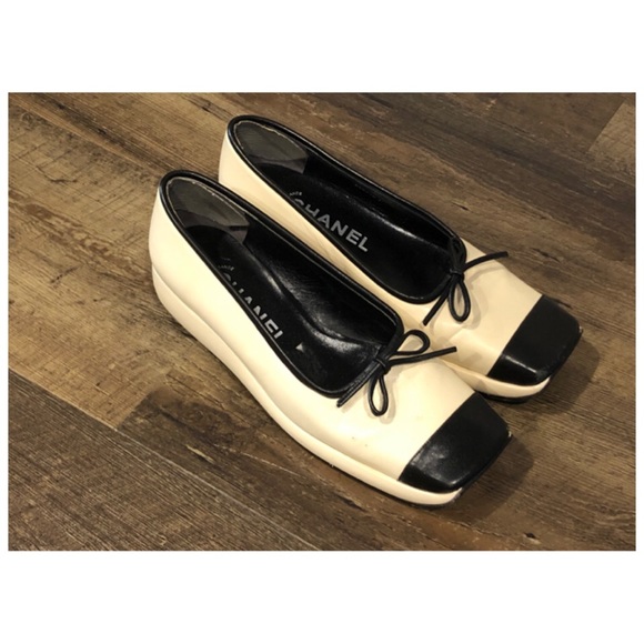 ✨Authentic Classic Rare & Hard to find CHANEL Cap Toes Wedge Heels Shoes Loafers - Picture 4 of 11